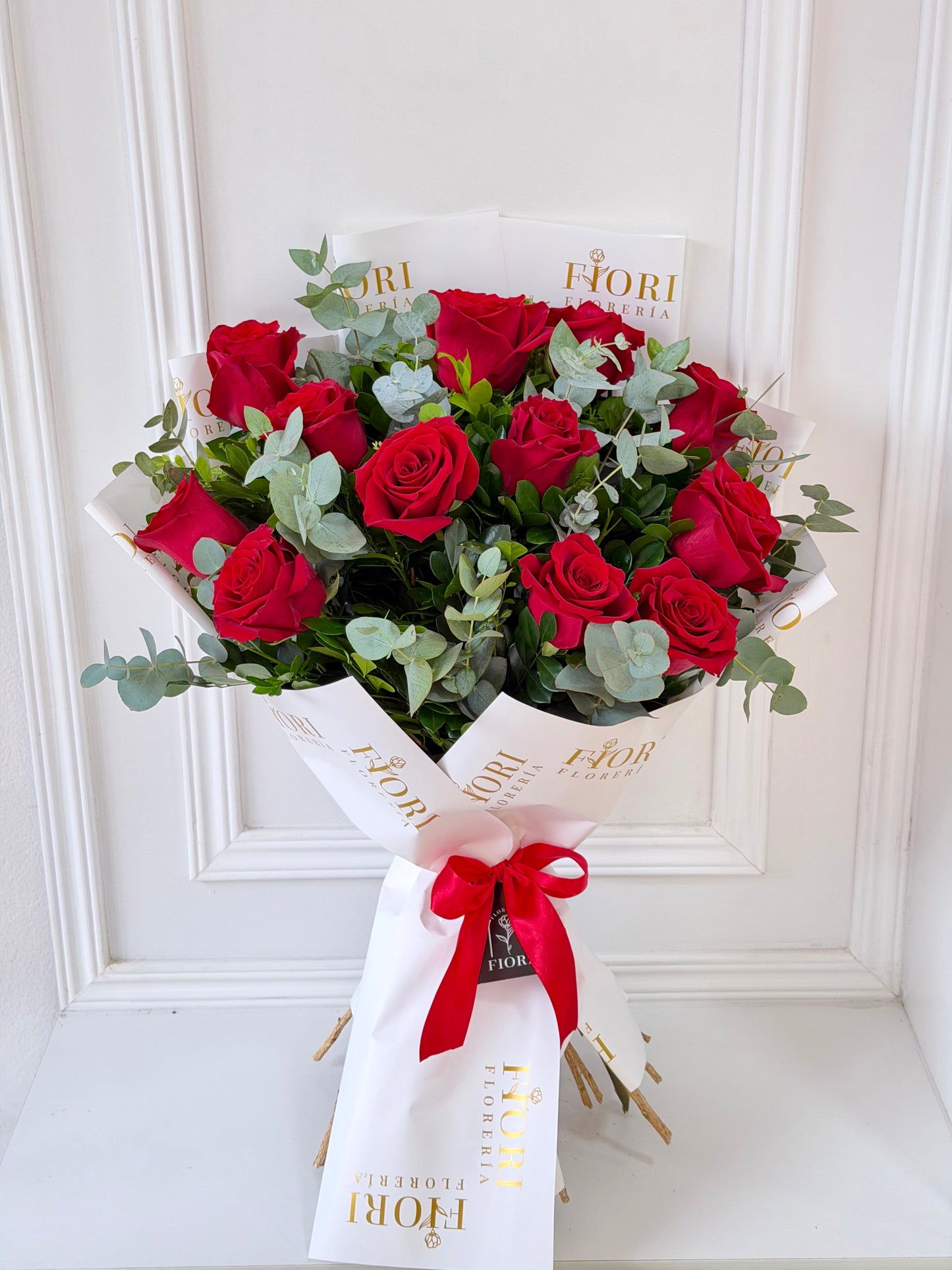 RA CASCADA 12 ROSAS CON PAPEL FIORI