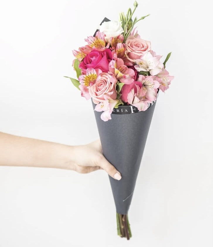 MINI BLACK CON MIX DE FLORES
