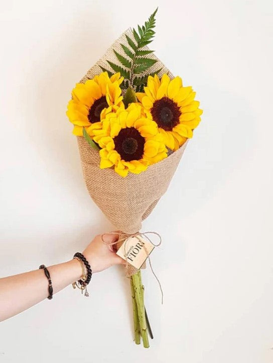 MINI16. EL SERVICIO DE DELIVERY TIENE UN COSTO ADICIONAL.