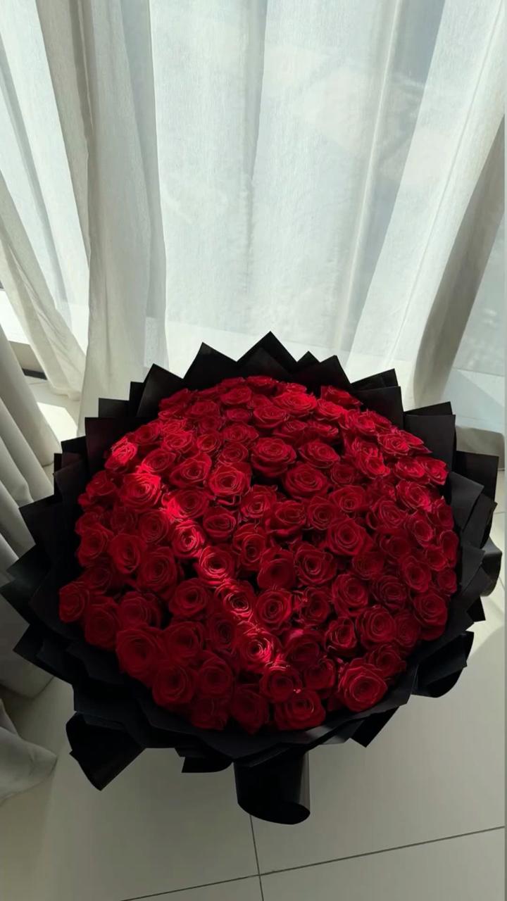 RA 100 (RAMO DE 100 ROSAS ROJAS O ROSADAS)